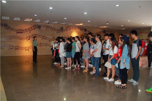 2016062808401262.jpg 必赢官网学生党员赴鄂豫皖革命纪念馆开展“两学一做”党日活动