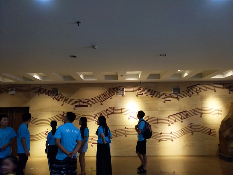2018082316155343.jpg 【暑期社会实践专题】必赢官网开展“音为有你·红色随行”红歌文化调研活动
