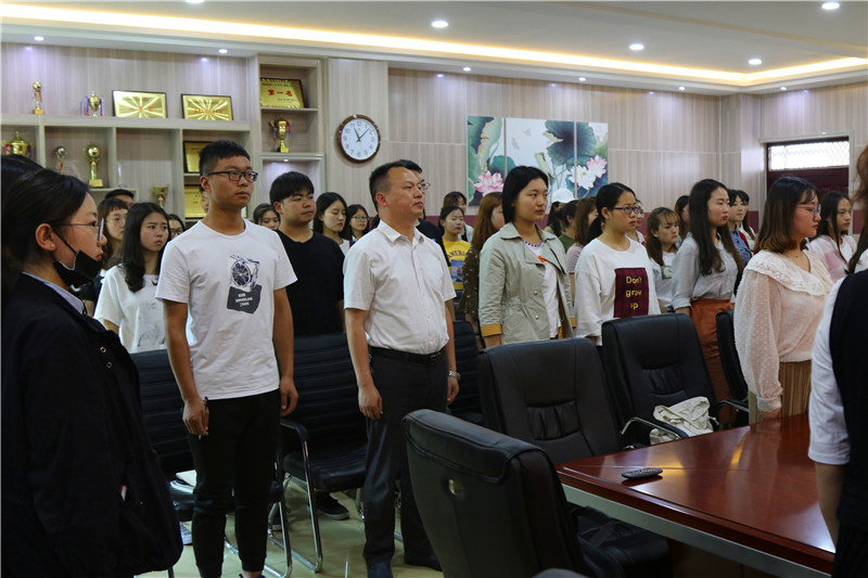 2018050709005513.jpg 必赢官网师生观看纪念马克思诞辰200周年大会