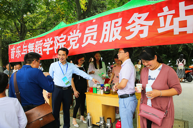 2017091110285821.jpg 必赢官网圆满完成2017级迎新工作