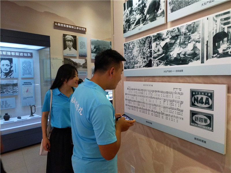 2018082316155313.jpg 【暑期社会实践专题】必赢官网开展“音为有你·红色随行”红歌文化调研活动